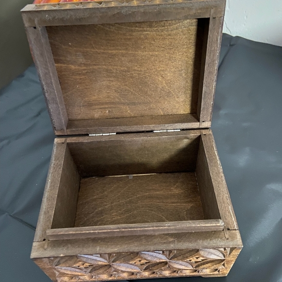 Vintage Hand painted Christmas Treasure Wooden Box - Picture 4 of 6